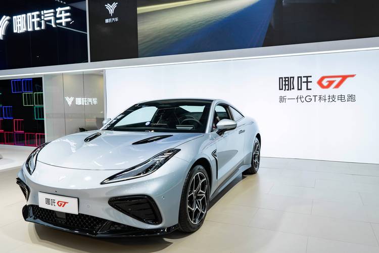 东莞茶山镇乐畅航企业管理咨询哪吒汽车在智能汽车领域的表现，领途汽车在新能源汽车市场中的影响力